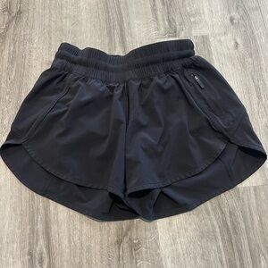 Lululemon Tracker Shorts black sz 6